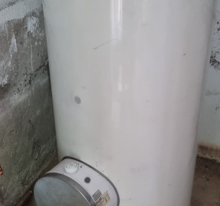Defekter Warmwasserboiler vom TSV Moselfeuer Lehmen ausgetauscht